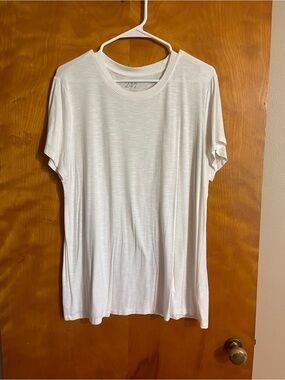 247 Women's White Short Sleeve Crewneck Tee